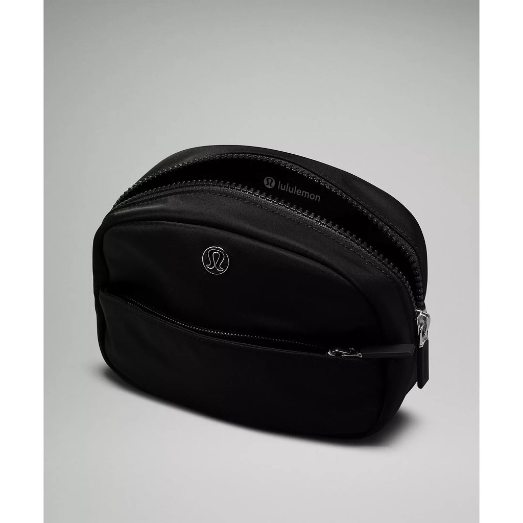 Lululemon City Essentials Pouch Mini 2L in Black/Silver