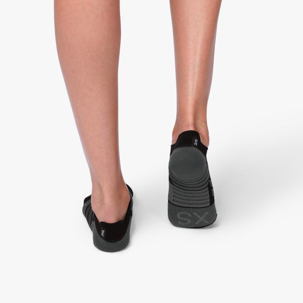 On Running Women's Low Sock in Black Shadow